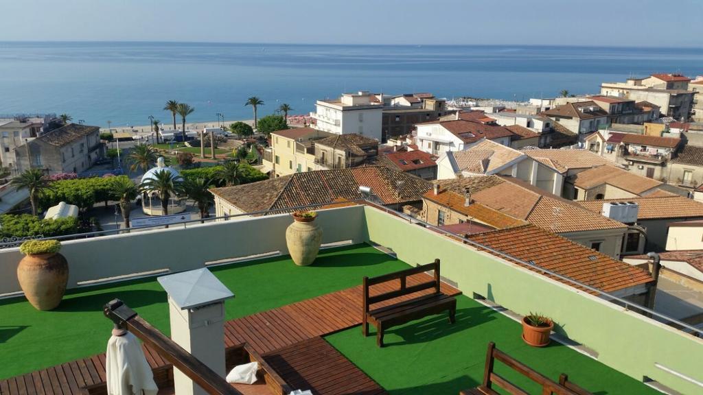 Hotel Mediterraneo Roccella Ionica Zewnętrze zdjęcie