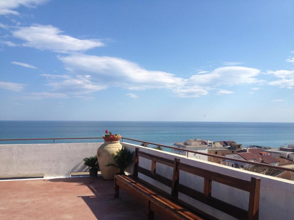 Hotel Mediterraneo Roccella Ionica Zewnętrze zdjęcie